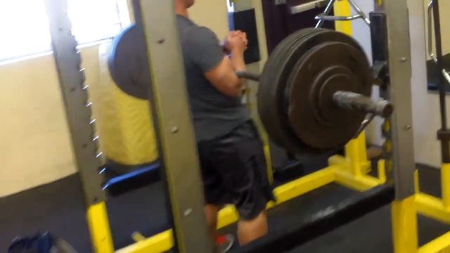 400 lb Beltless Zercher Squat смотреть онлайн