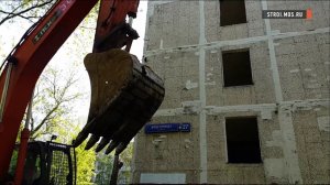 Прямо сейчас: сносят пятиэтажку в районе Проспект Вернадского