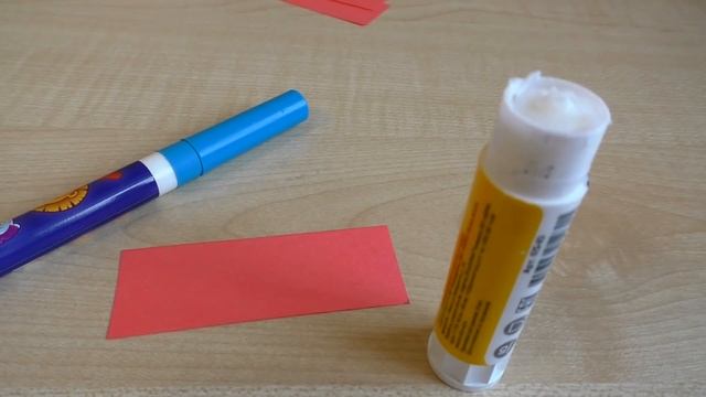 Как сделать ракету из бумаги своими руками. Поделка на день космонавтики. Игрушка. Подарок папе. смотреть онлайн