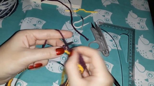 Вязание спицами МК вяжем безшовную двойную шапку спицами узором спираль смотреть онлайн