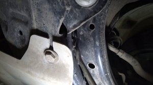 Camry. Посторонний звук спереди.