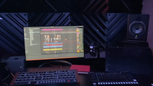 Focal Solo6 Be Sound Test In The Professional Music Studio ( Uad Apollo 8 ) смотреть онлайн
