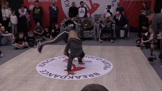 pro 1x1 bboy Tonski vs Макс99 - Кубок Красного Кита по брейкдансу 20171216 смотреть онлайн
