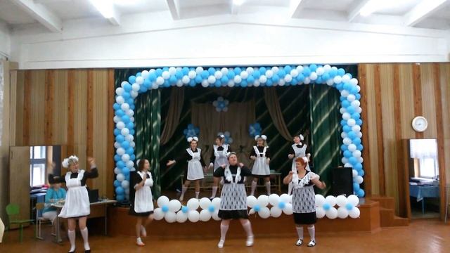 Сюрприз от родителей для своих выпускников 9-классников, СШ №2, Поставы, Витебская обл., Беларусь смотреть онлайн