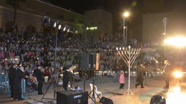 Chabad Haifa Chanukah Candle Lighting with Mayor of Haifa, Yona Yahav смотреть онлайн