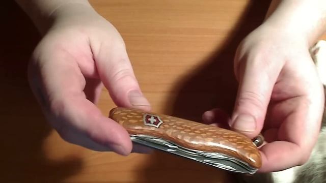 Обзоры ножей. Лучший в мире кастом ножа Victorinox! смотреть онлайн