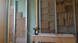 Бесплатная Шумоизоляция стен.Лотки из под яиц.