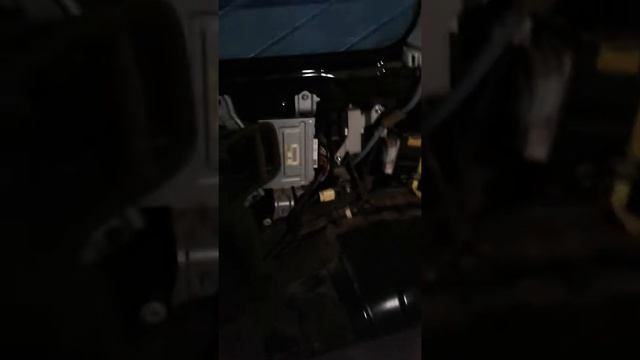 Блок AHC место установки на Lexus 570