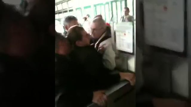 РЖД прессует пассажиров на станции Серп и Молот смотреть онлайн