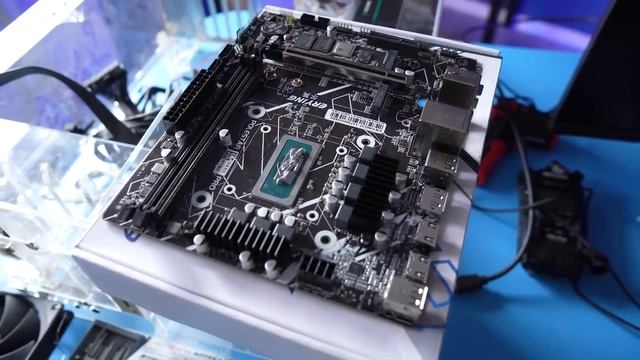 Мутант на 12700H | Замена Xeon? смотреть онлайн