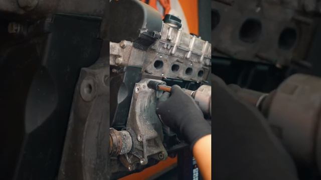 Как открутить болт, когда сорваны грани? БЕЗ СВАРКИ! ПРОСТО! смотреть онлайн