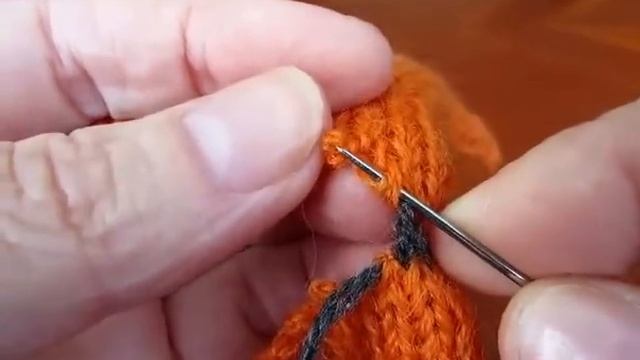 Трикотажный шов на открытых петлях Kitchener stitch смотреть онлайн