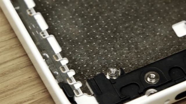 "Бюджетный" iPhone смотреть онлайн