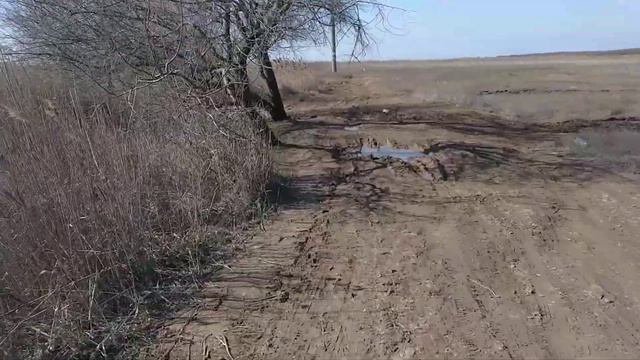Еще одно место где я набираю бесплатно питьевую воду в северном степном Крыму. смотреть онлайн