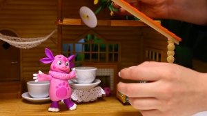 Лунтик и Кузя играют в мяч - Учимся с Лунтиком