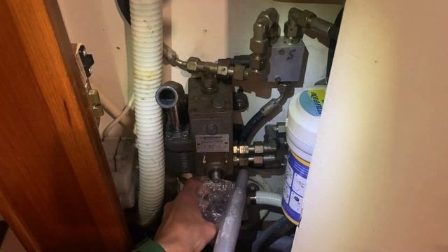 043 Fix a hydrolic DDR ORSTA pump….. смотреть онлайн