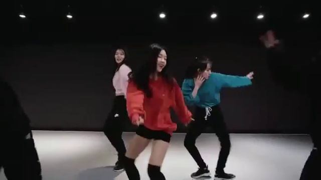Coreografía fácil para bailar en grupo смотреть онлайн