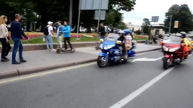 Мотоциклисты в Санкт-Петербурге смотреть онлайн