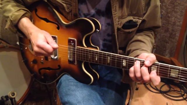1970s Ventura 335 with Dearmond Mustache Pickups смотреть онлайн
