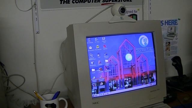 Testing a 1999 Logitech QuickCam смотреть онлайн