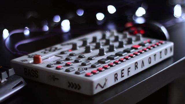 Elektron Model:Samples Sketch смотреть онлайн