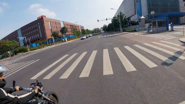 INSANE 130km/h Electric Motorbike Test Drive! - EV Startup Evoke Motorcycles, Beijing смотреть онлайн