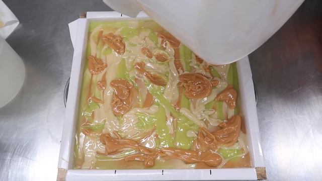Making Apple Pie Soap with My Best Friend | Royalty Soaps смотреть онлайн