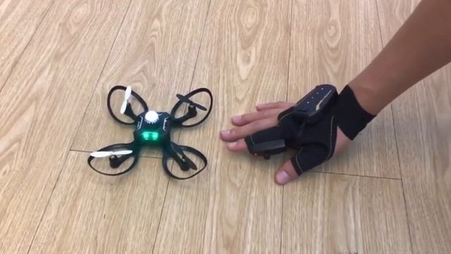 Gyro Drone RC Quadcopter Glove Sensor Control смотреть онлайн