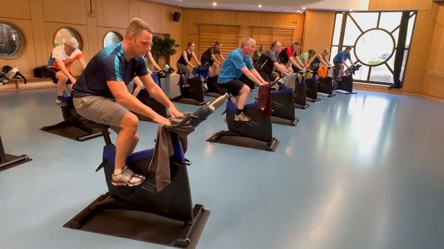 Indoor Cycling im SC Siemensstadt смотреть онлайн