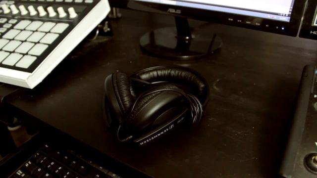 Sennheiser HD202 II headphones quick review $25 / $30 смотреть онлайн