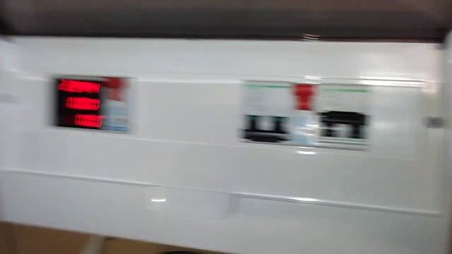 Renewable Energy Off Grid Solar with 18650 Batteries using a PIP3024HSE смотреть онлайн