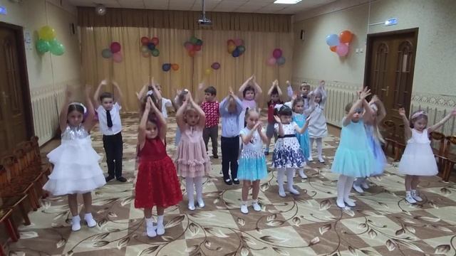 Танец на День Матери "Дочки и сыночки" старшая группа смотреть онлайн
