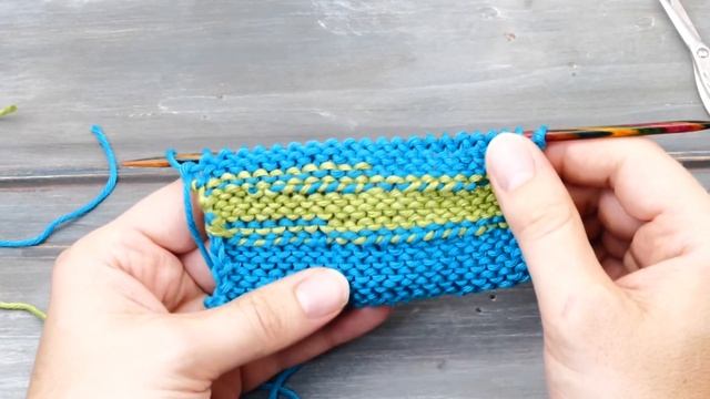 How to weave in as you go in knitting - join a new ball or color the easy way смотреть онлайн