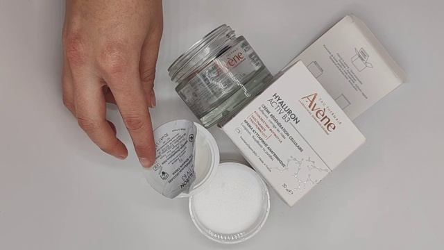 Avene Hyaluron Active B3 crema giorno e notte antietà смотреть онлайн