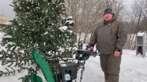 Уборка снега после бури. А нужен ли снегоуборщик в хозяйстве?