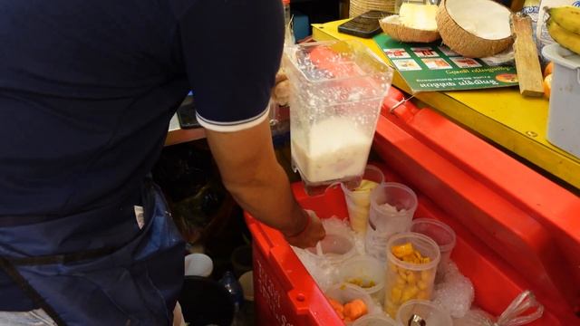 Amazing Mobile Fruit Juice! Fresh Fruit Juice & Fruit Shake Making | Cambodian Street Food смотреть онлайн