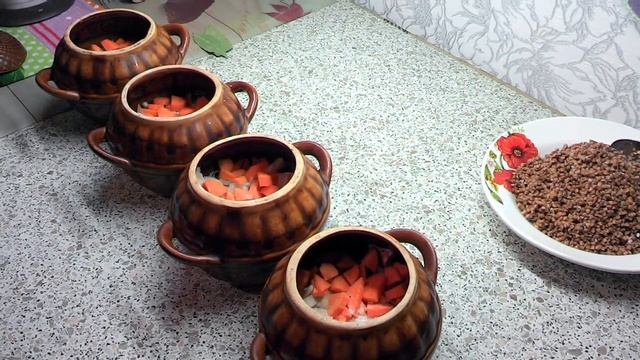 Каша гречневая в горшочке со свининой смотреть онлайн