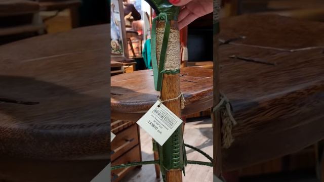 Деревянный барный стул с отделкой кожей и суровой нитью