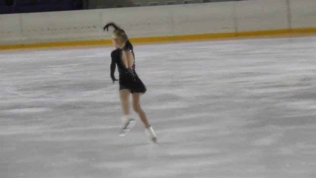 На разминке кп Арина Парсегова. Первенство Москвы 2023 младший возраст. Академия Ангелы Плющенко смотреть онлайн