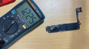 Iphone SE 2020 перезагружается