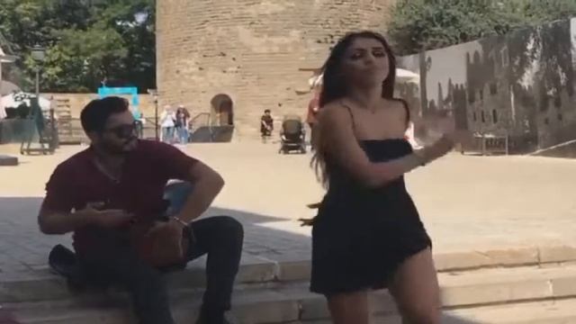 BAKI QIZ Qalasi Etrafinda Mohteşem Rəqs.! смотреть онлайн