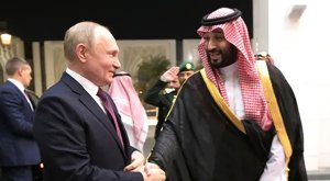 Владимир Путин с рабочим визитом прилетел в Саудовскую Аравию