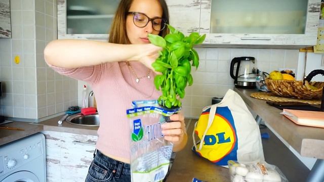 ?ДОМАШНАТА ПИЦА срещу DOMINO's ??? и лесна рецепта за песто и тесто ? смотреть онлайн