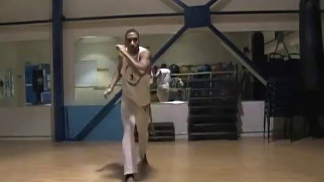 Capoeira Basic Movements:jinga смотреть онлайн