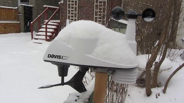 Una Davis Vantage Vue bajo la nevada del 12 de febrero en Toronto del 2017 смотреть онлайн