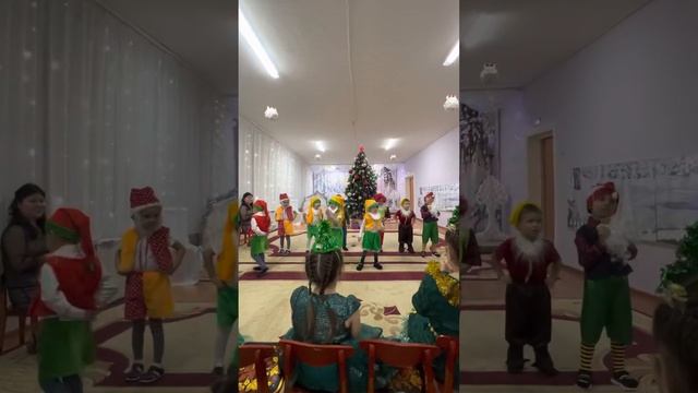 Новогодний утренник Колокольчики смотреть онлайн