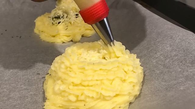 Удивительное пирожное из картошки. Пюре заиграет по новому. смотреть онлайн