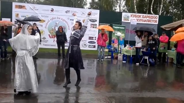 Танец под дождем смотреть онлайн