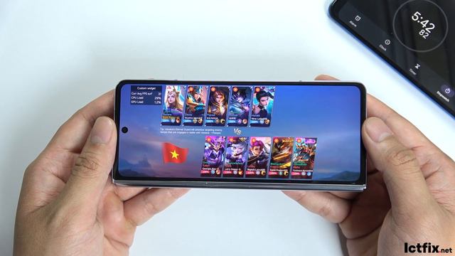 Samsung Galaxy Z Fold 5 Mobile Legends Gaming test Update 2024 | Snapdragon 8 Gen 2, 120Hz Display смотреть онлайн