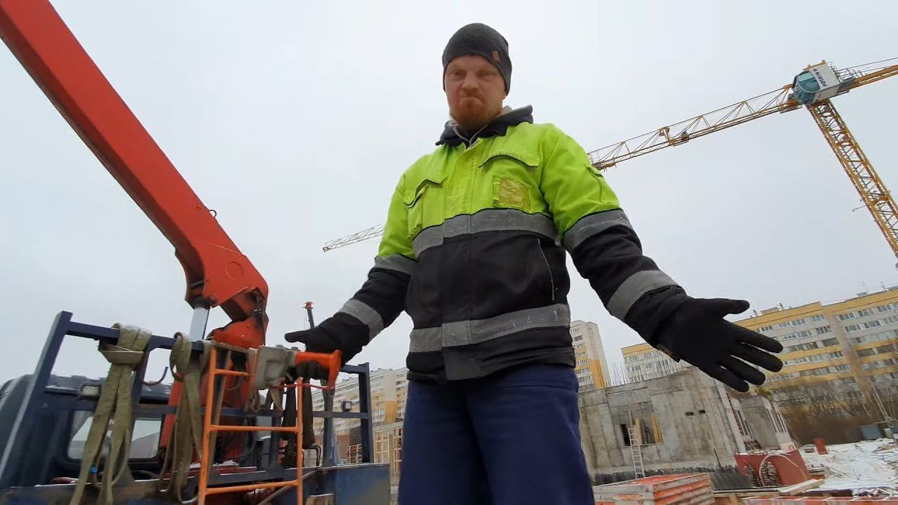 Обучаю коллегу работать на манипуляторе Hino Ranger,unic 540.